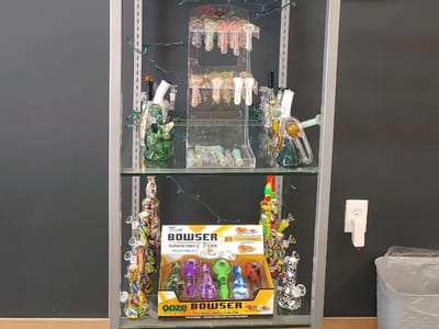 Boise Vape ,Glass and Smoke (Hemp World CBD)